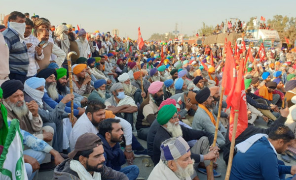 印度抗議現場疑暴發新冠疫情 20餘人送醫6人死亡