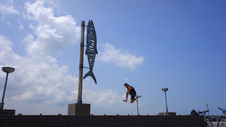 體能教練挑戰健力士世界紀錄 為「惜食堂」籌款製作飯餐