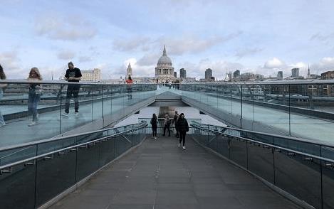 英國倫敦疫情形勢嚴峻 防疫等級再升至最高級