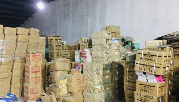 上海警方偵破近年最大製售盜版書籍案：涉300餘種盜版書總重近100噸