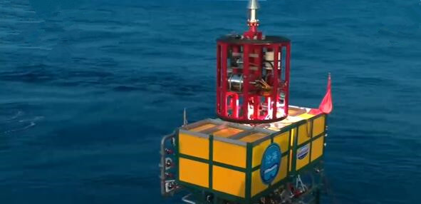 「探索二號」科考船結束馬里亞納海溝科考開始返航