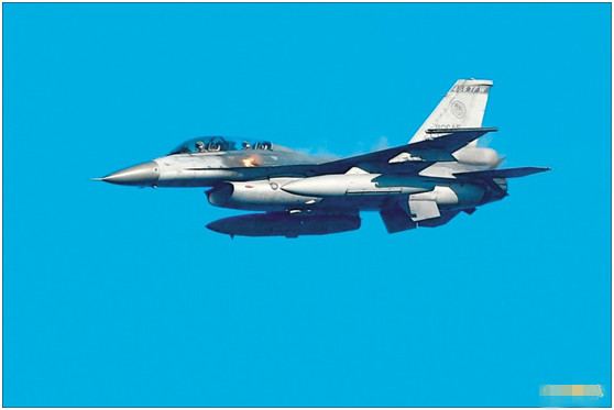 綠媒稱台空軍加強演練警告射擊 網友諷刺「只會吹牛」