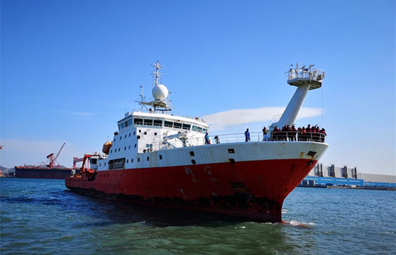 「科學」號在馬里亞納海溝科考取得階段性成果