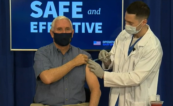 美國副總統彭斯公開接種新冠疫苗