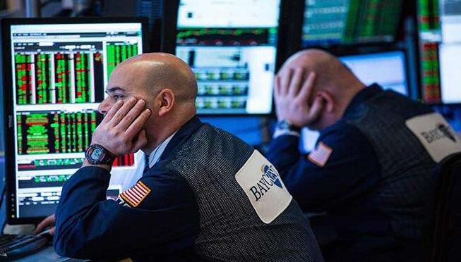 美三大股指低開高走 道指一度跌超400點