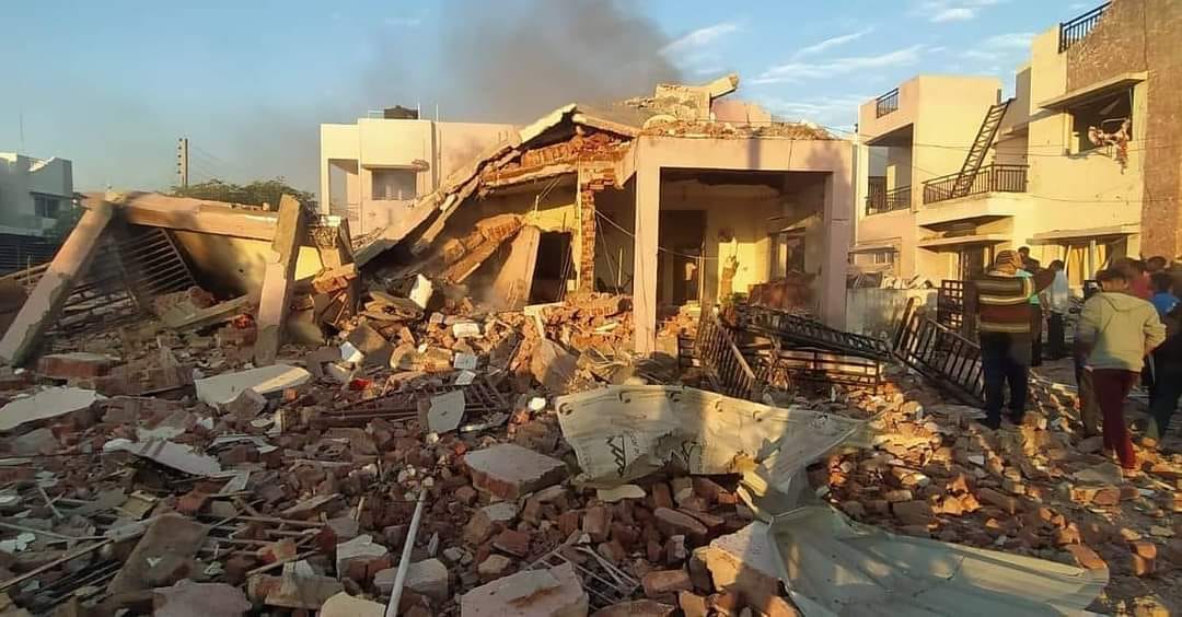 有片丨巴基斯坦一工廠鍋爐爆炸致8死15傷