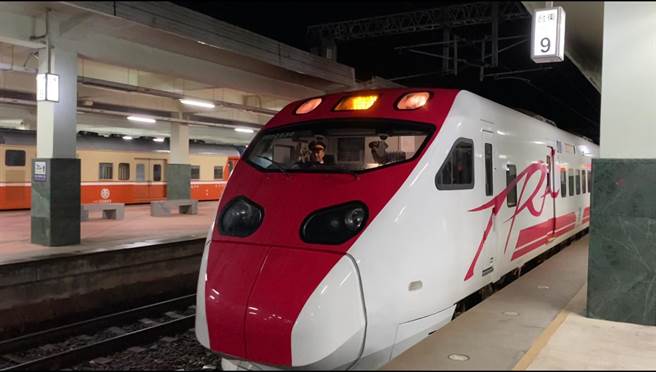 南迴電氣化首班車開跑