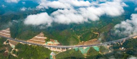 粵高速里程年內突破1萬公里