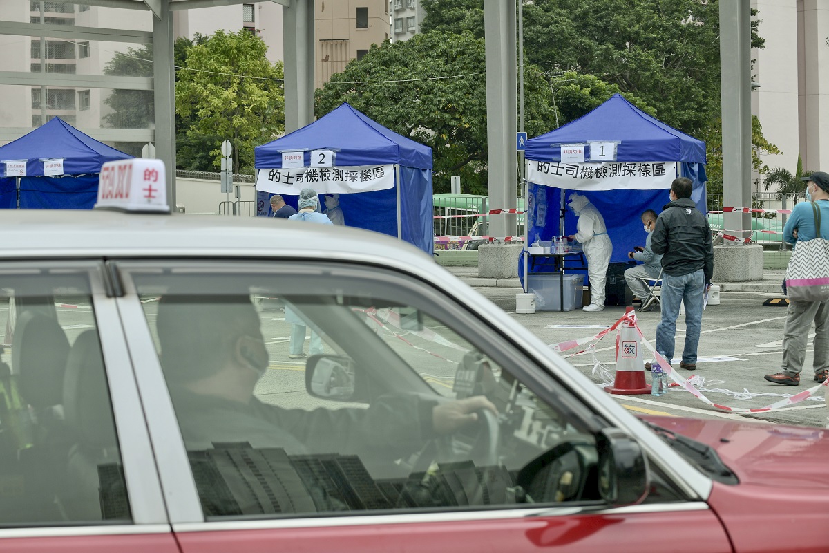 運輸署指逾4.6萬名的士司機參與一次性強制檢測計劃