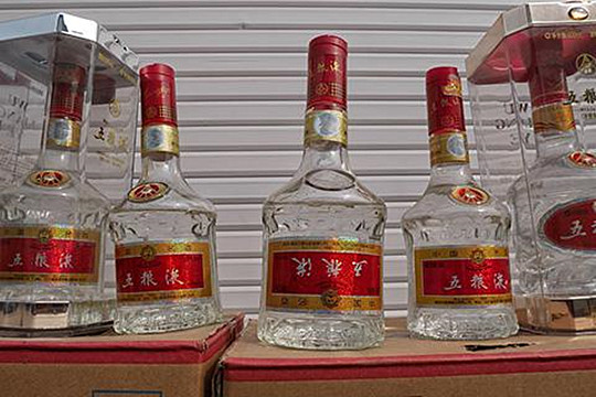 北京警方集中銷毀數萬件假藥、假酒