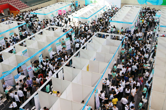 網絡招聘服務領域首個部門規章出台 明確不得洩露求職者信息