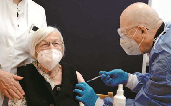  疫情兇猛15天新增1000萬宗 全球確診破8000萬宗