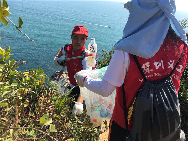 深圳大鵬成立「洗岩天使」志願隊保護海洋環境