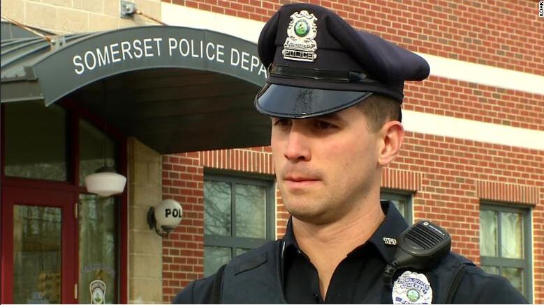 美警官自掏腰包為竊賊購買食物