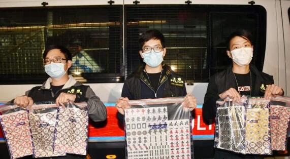 長沙灣非法賭檔被搗22人落網 多人違限聚令收傳票