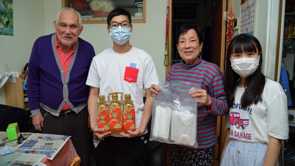 青協「鄰舍第一」逾300位青年義工代購日用品