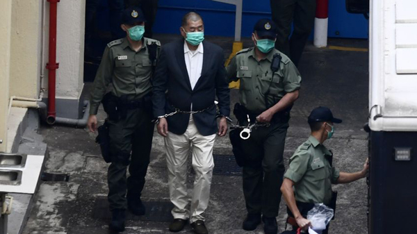 黎智英涉4宗非法集結案 明午囚車押至區院應訊