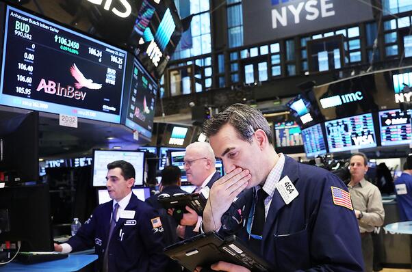 今年首個交易日美股走低 道指一度跌破3萬關