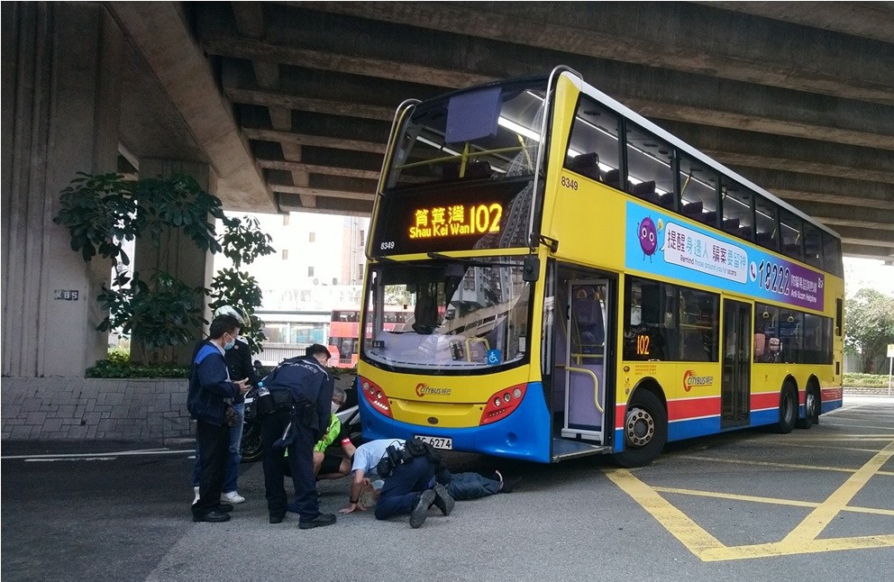 筲箕灣82歲老婦遭城巴撞倒 送院不治
