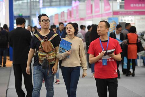 人社部：完善高技能人才職稱評價標準 淡化學歷要求