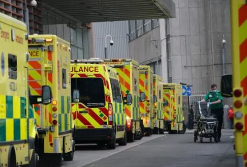 英累計新冠確診超300萬 累計死亡破8萬