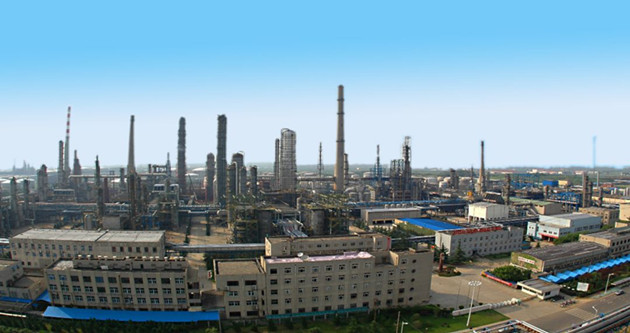 南京揚子石化丁苯裝置發生爆炸起火 尚無人員傷亡報告