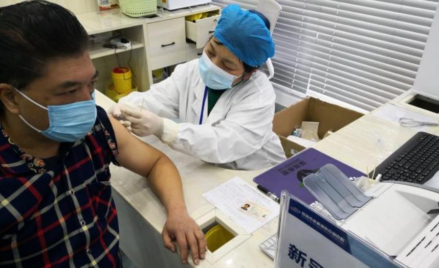 首批32名在桂林的台胞免費接種新冠疫苗