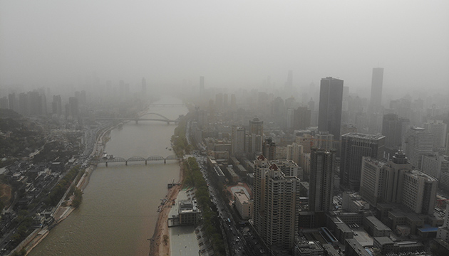 中國北方20多個城市沙塵污染爆表 專家解析原因