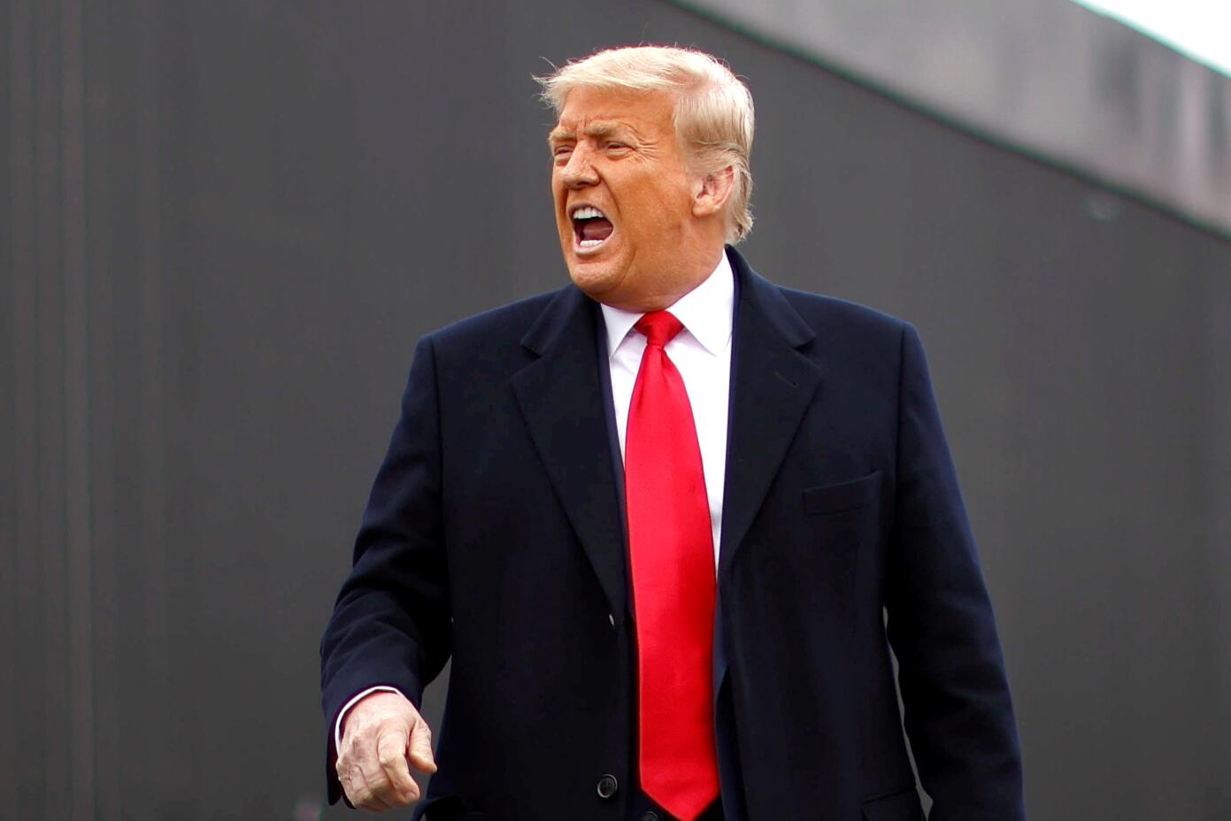 網絡巨頭正在分裂美國？特朗普難逃二次彈劾