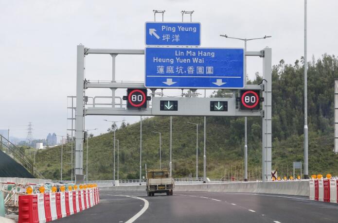 跨境私家車免手續經港珠澳大橋往返安排 2月25日起延伸至香園圍口岸