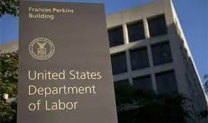 美國每周​首次失業救濟申請人數重回96.5萬 