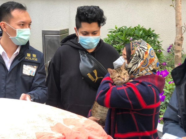 警方閃電破深水埗偷貓案「貓店長」與主人喜重逢