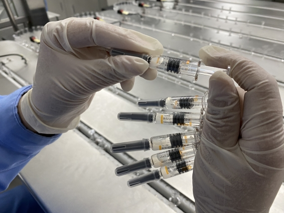 探訪北京新冠疫苗車間：24小時生產不停歇