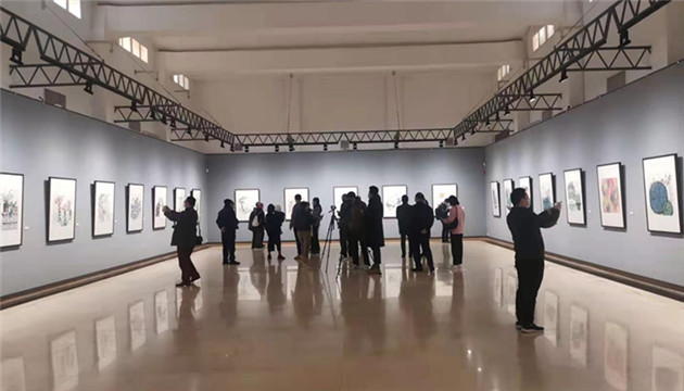 畫作曾搭乘神舟六號遨遊太空 魯慕迅個展深美開幕