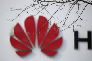 特朗普政府吊銷多家企業對華為出口許可 外交部回應