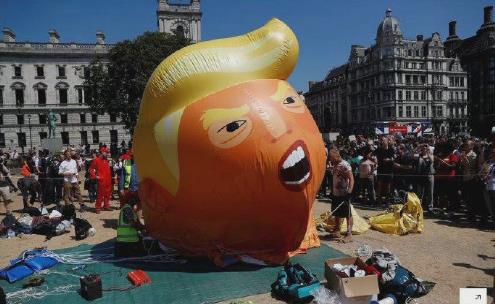 「特朗普寶寶」氣球將安家倫敦博物館 被納入抗議主題收藏品行列