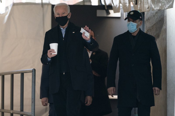 拜登上台首日将公布新移民法案：非法移民最快8年入籍