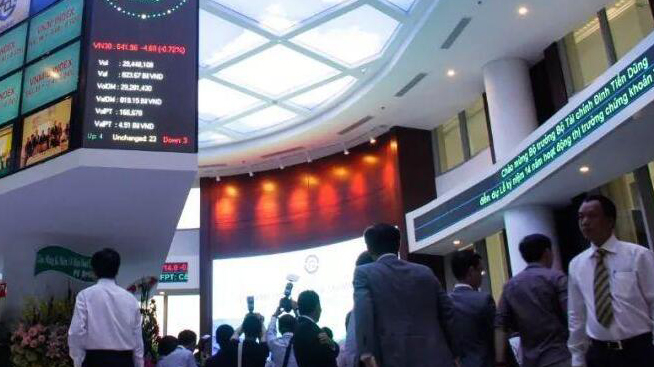 越南股市崩跌！跌停個股創紀錄