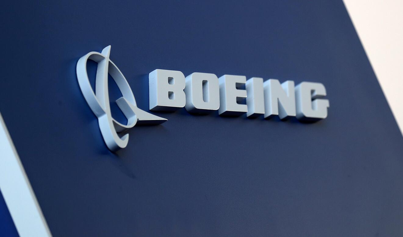 日航波音737客機飛行途中窗戶出現裂痕 緊急返航