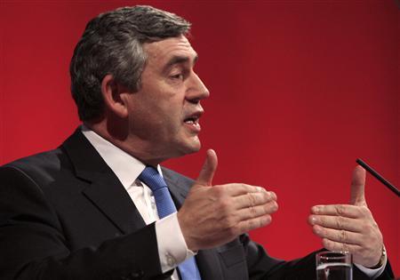 前英國首相白高敦：沒有世界各國幫助 拜登救不了美國