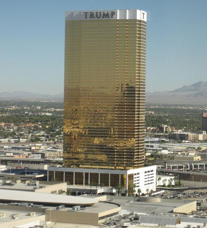 特朗普生意受疫情重創 旗艦酒店營收減半