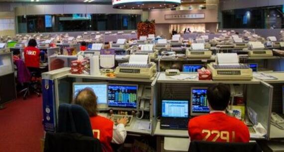 恒指跌幅擴大至422點 暫報29505.7點