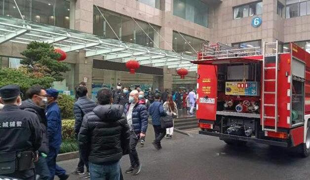杭州一醫院發生爆燃事件致4傷 係嫌犯報復實施放火