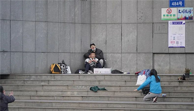 【追蹤報道】雲南昆明人質劫持現場：被劫孩子全程未哭 劫持者要求見女記者