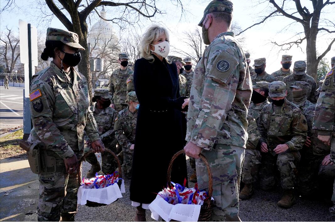 美第一夫人吉爾拜登慰問國民警衛軍