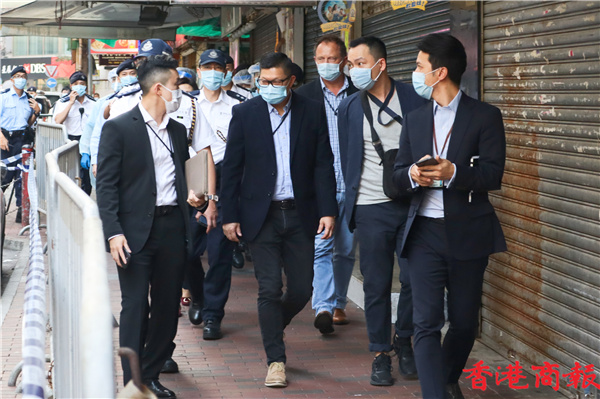 多名紀律部隊首長下午先後到圍封的佐敦範圍視察