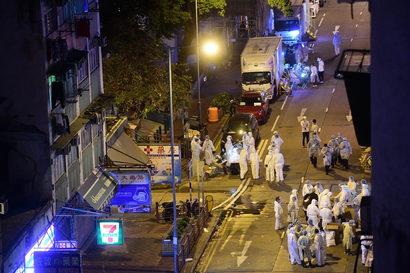 圖片新聞丨油麻地封區第一个晚上 行人絕跡