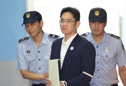 三星掌門人李在鎔判囚2年半放棄上訴：接受判決結果