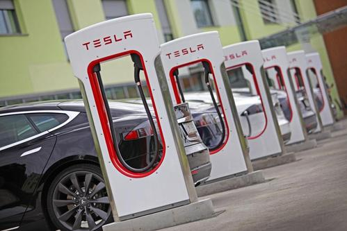 特斯拉新車斷電「甩鍋」國家電網 國網南昌回應