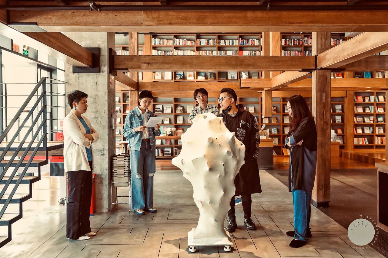 「一個人在荒島」在深圳坪山美術館開展